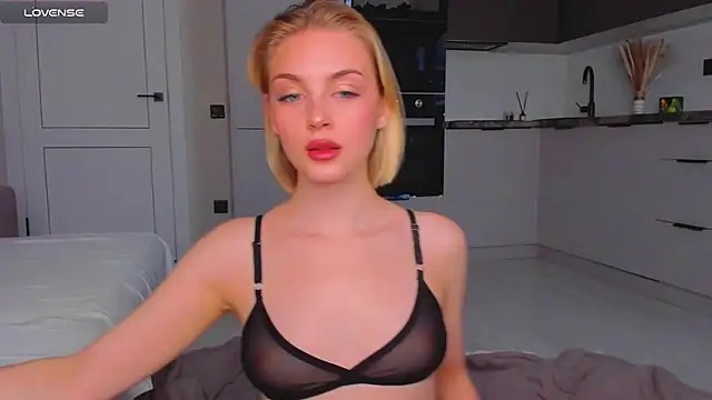 Snapshot of pretty_girlnextdoor chatting on December 2, 7:42 am pretty girlnextdoor online show from December 2, 7:42 am