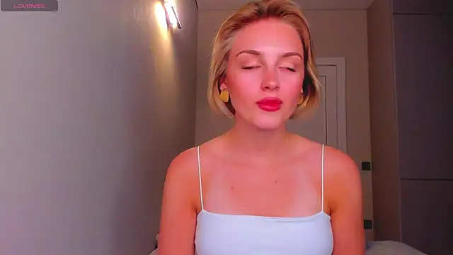 Snapshot of pretty_girlnextdoor chatting on December 27, 6:10 pm pretty girlnextdoor online show from December 27, 6:10 pm