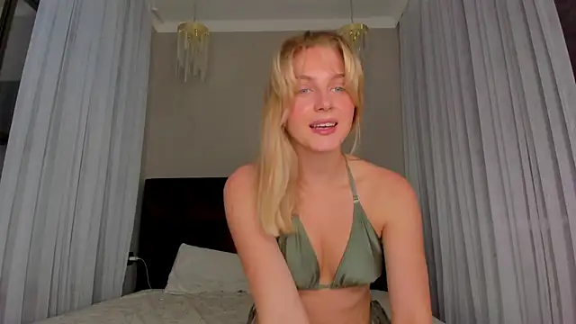 pretty girlnextdoor online show from May 27, 12:12 pm