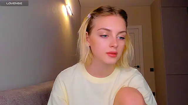 Snapshot of pretty_girlnextdoor chatting on December 7, 5:48 pm pretty girlnextdoor online show from December 7, 5:48 pm