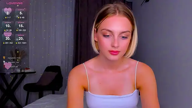 Snapshot of pretty_girlnextdoor chatting on January 1, 9:09 pm pretty girlnextdoor online show from January 1, 9:09 pm