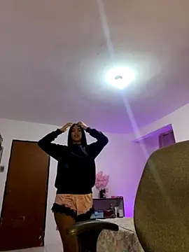 Snapshot of -Naomyy- chatting on October 5, 3:41 am -Naomyy- online show from October 5, 3:41 am