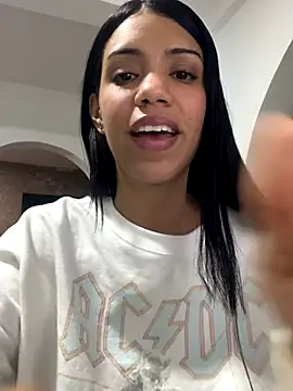 -Naomyy- online show from November 29, 1:39 am