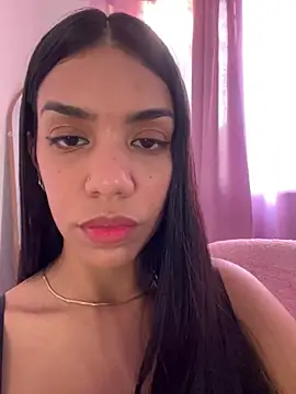 Snapshot of -Naomyy- chatting on January 25, 9:14 pm -Naomyy- online show from January 25, 9:14 pm