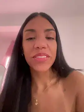 Snapshot of -Naomyy- chatting on February 23, 5:29 pm -Naomyy- online show from February 23, 5:29 pm