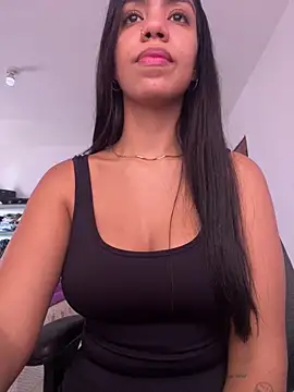 -Naomyy- online show from January 14, 4:43 pm