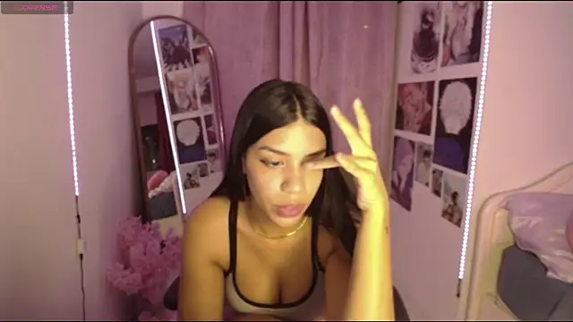 Snapshot of -Naomyy- chatting on February 1, 1:02 am -Naomyy- online show from February 1, 1:02 am