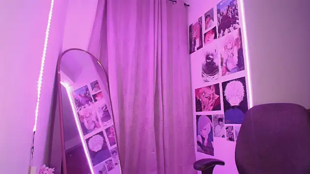 Snapshot of -Naomyy- chatting on January 23, 1:51 am -Naomyy- online show from January 23, 1:51 am