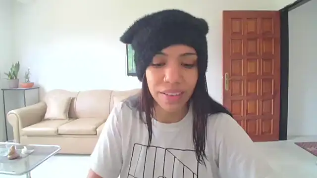 -Naomyy- online show from December 18, 3:16 pm