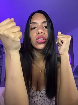 Snapshot of -Naomyy- chatting on February 22, 11:57 pm -Naomyy- online show from February 22, 11:57 pm