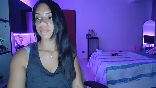 Snapshot of -Naomyy- chatting on March 11, 12:54 am -Naomyy- online show from March 11, 12:54 am