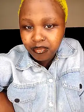 Snapshot of Dark_Berry_26 chatting on November 7, 4:33 pm Dark Berry 26 online show from November 7, 4:33 pm