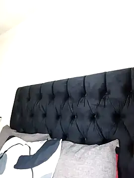 Snapshot of Dark_Berry_26 chatting on November 25, 9:04 pm Dark Berry 26 online show from November 25, 9:04 pm