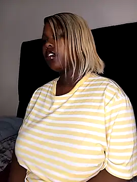 Snapshot of Dark_Berry_26 chatting on November 10, 10:48 pm Dark Berry 26 online show from November 10, 10:48 pm