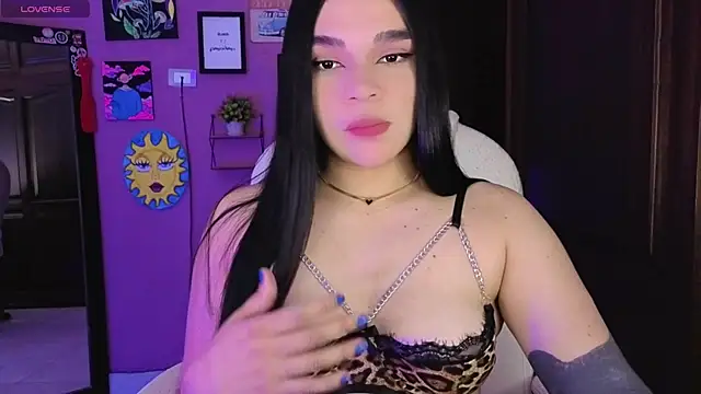 Snapshot of Veronica_111 chatting on October 5, 1:18 am Veronica 111 online show from October 5, 1:18 am