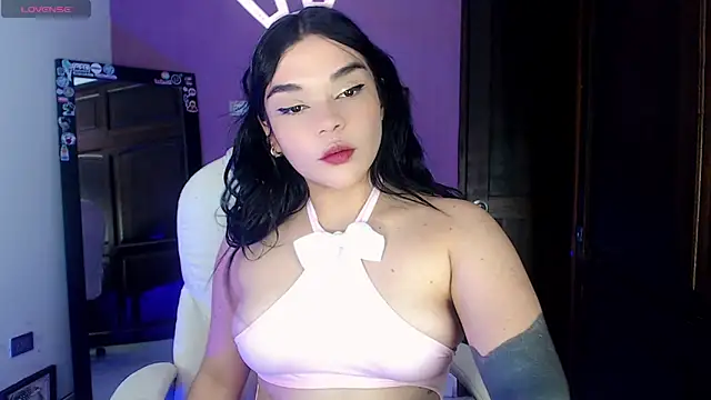 Snapshot of Veronica_111 chatting on February 9, 10:21 pm Veronica 111 online show from February 9, 10:21 pm