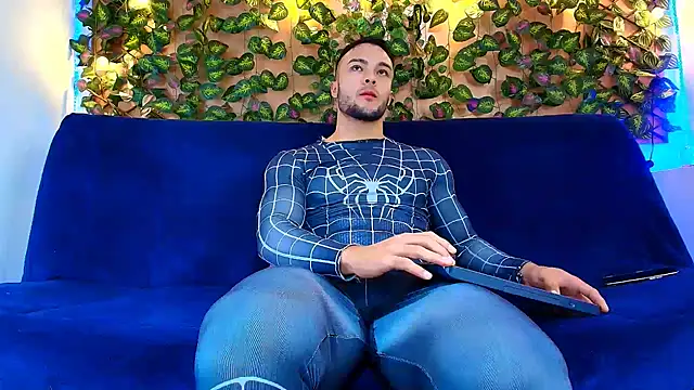 alexander collin02 online show from October 31, 1:08 pm