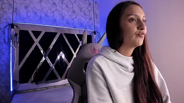  alaia collway  online show from January 30, 12:06 pm