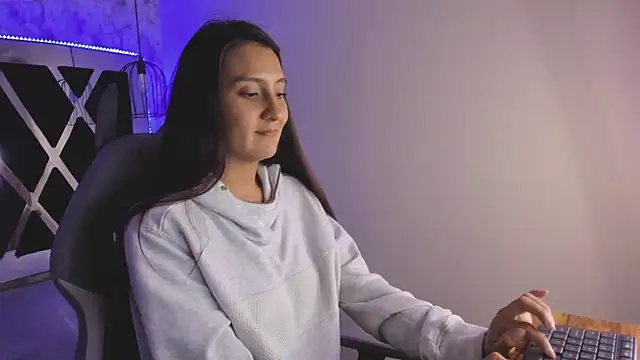  alaia collway  online show from January 30, 3:29 pm