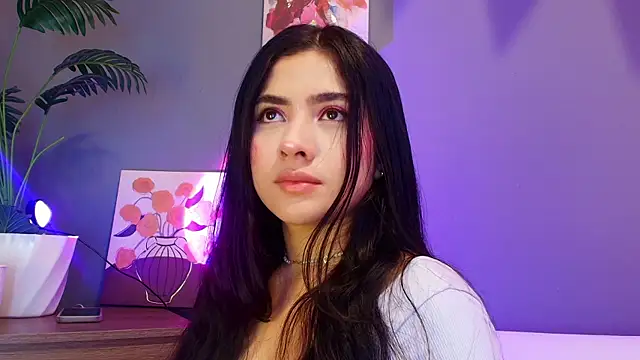 Snapshot of adara_johnson__ chatting on July 17, 11:51 am adara johnson online show from July 17, 11:51 am
