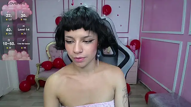Snapshot of kathina_t chatting on March 1, 1:22 am kathina t online show from March 1, 1:22 am