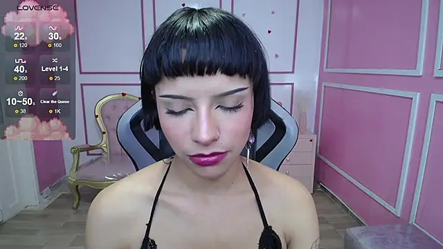 Snapshot of kathina_t chatting on February 11, 10:07 pm kathina t online show from February 11, 10:07 pm