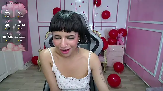 Snapshot of kathina_t chatting on February 20, 11:32 pm kathina t online show from February 20, 11:32 pm