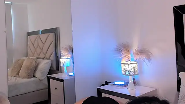 alexa tobar online show from December 4, 6:40 pm