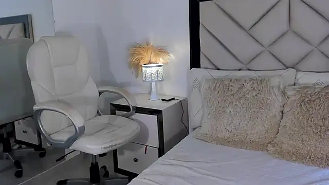 alexa tobar online show from April 18, 7:07 pm