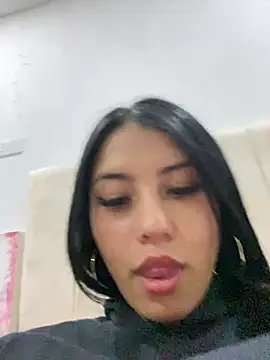 Snapshot of sophie_conor chatting on January 4, 11:59 pm sophie conor online show from January 4, 11:59 pm