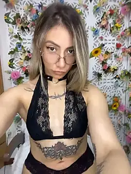 loira messi online show from May 24, 10:20 pm