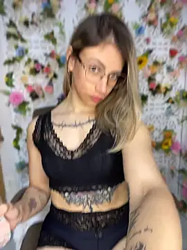 loira messi online show from June 14, 10:55 pm