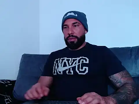 Snapshot of roman_muscle chatting on January 22, 1:53 pm roman muscle online show from January 22, 1:53 pm