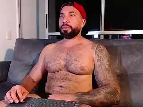 Snapshot of roman_muscle chatting on February 1, 4:46 am roman muscle online show from February 1, 4:46 am