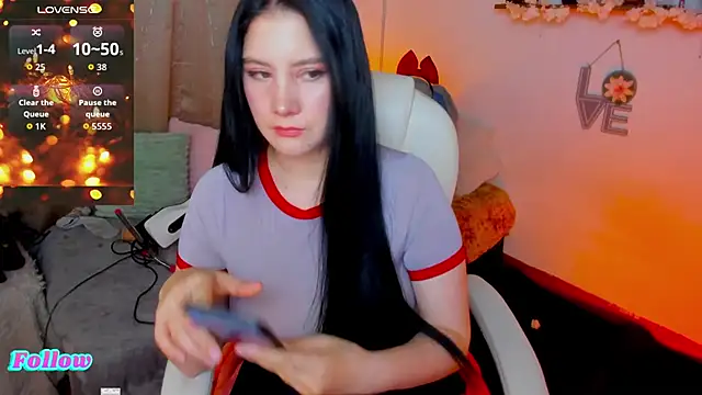 Snapshot of allison-sweet1 chatting on February 4, 5:46 am allison-sweet1 online show from February 4, 5:46 am