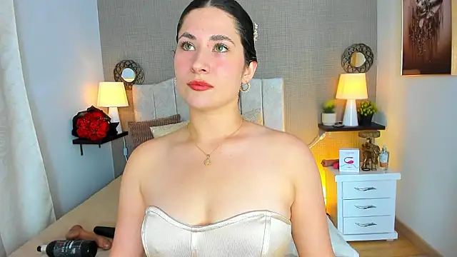 Snapshot of ValeryLovee chatting on February 1, 1:59 am ValeryLovee online show from February 1, 1:59 am