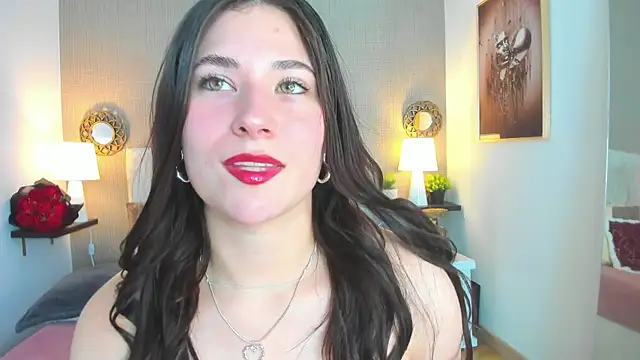 Snapshot of ValeryLovee chatting on December 21, 4:36 am ValeryLovee online show from December 21, 4:36 am