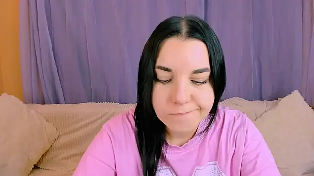 Snapshot of Kate_Ree chatting on December 15, 5:57 am Kate Ree online show from December 15, 5:57 am