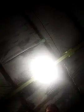 Snapshot of luccasantnovinho chatting on March 4, 6:21 am luccasantnovinho online show from March 4, 6:21 am