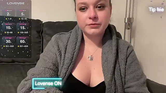 NaughtyWifeUK online show from February 28, 11:23 pm