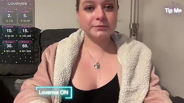 NaughtyWifeUK online show from February 23, 12:41 am