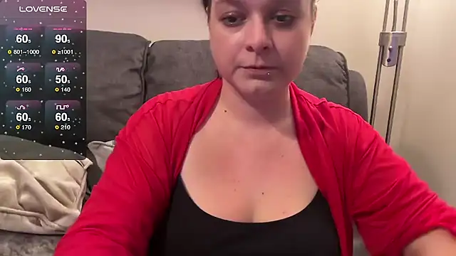 NaughtyWifeUK online show from November 14, 1:09 am