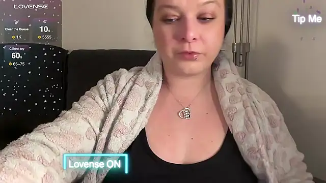 NaughtyWifeUK online show from February 11, 1:20 am