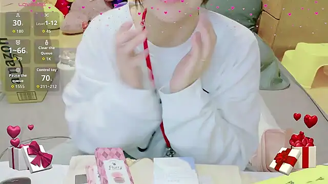 Snapshot of _usya_2525 chatting on February 6, 3:52 pm usya 2525 online show from February 6, 3:52 pm