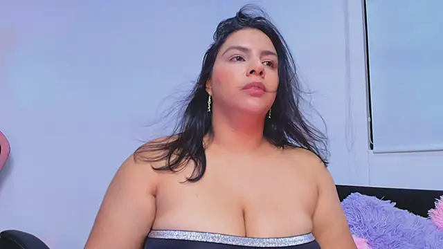 Brenda  gomez online show from February 25, 4:57 pm