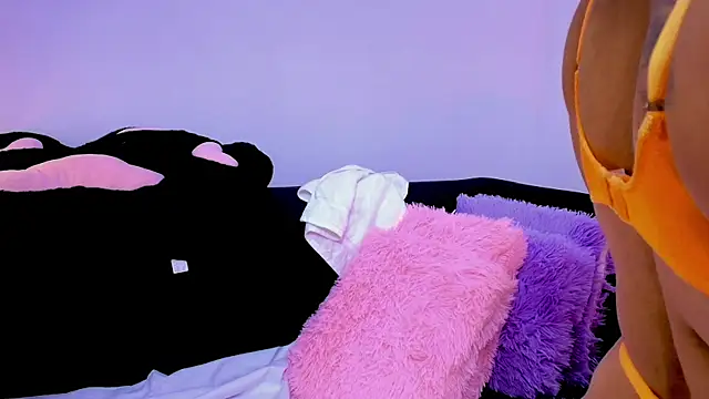 Brenda  gomez online show from January 4, 4:23 am
