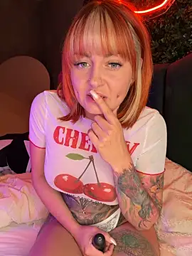 ObviouslyPeachy online show from April 7, 7:59 pm