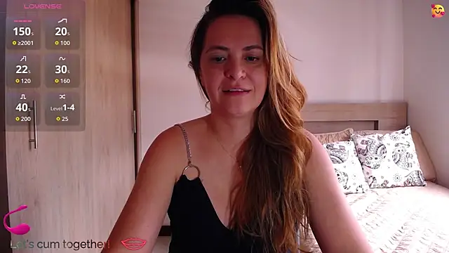 ParisW online show from May 25, 5:33 pm