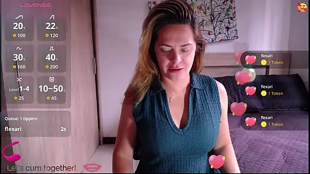 ParisW online show from October 27, 3:57 pm