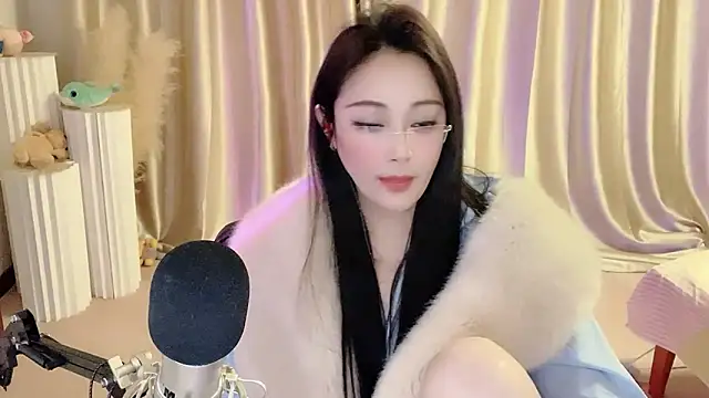 Snapshot of Daisy-77 chatting on March 15, 10:00 pm Daisy-77 online show from March 15, 10:00 pm